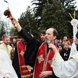 Владика Димитрије на Ђурђевданској литији у Беранама