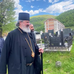Епископ Исихије посјетио древне светиње у Бијелом Пољу