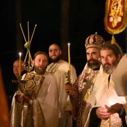 Пасхално јутрење и поноћна Литургија у храму Светог Василија Острошког у Никшићу