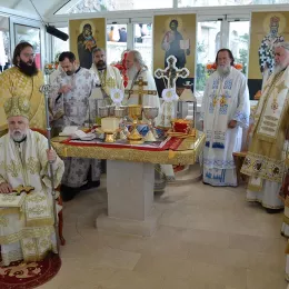 Архијерејска литургија у манастиру Острогу 