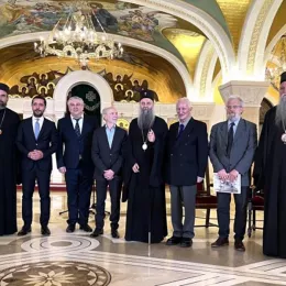 У крипти храма Светог Саве проглашен добитник награде Извиискра Његошева