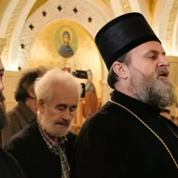 У крипти храма Светог Саве проглашен добитник награде Извиискра Његошева