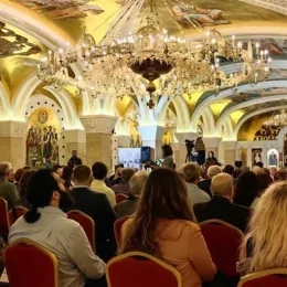 У крипти храма Светог Саве проглашен добитник награде Извиискра Његошева