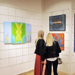 Изложба икона Мијалка Ђунисијевића „У огледалу и загонетки“ отворена у галерији Матице српске – Друштва чланова у Црној Гори