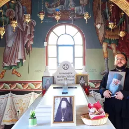 На поклоњење Светом Нектарију Егинском чудотворцу