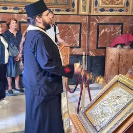 На поклоњење Светом Нектарију Егинском чудотворцу