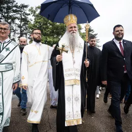 Величанствена литија, у част Светог Василија Острошког, прошла кроз Никшић