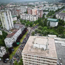 Величанствена литија, у част Светог Василија Острошког, прошла кроз Никшић