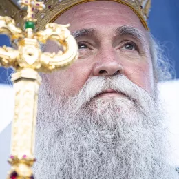 Величанствена литија, у част Светог Василија Острошког, прошла кроз Никшић