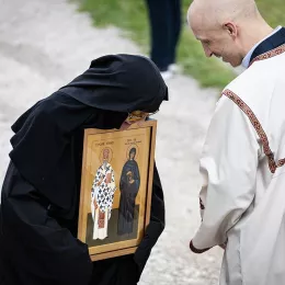 Величанствена литија, у част Светог Василија Острошког, прошла кроз Никшић