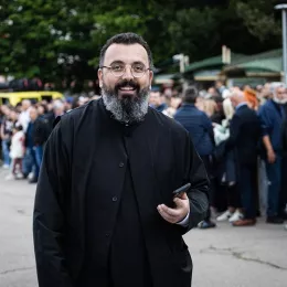 Величанствена литија, у част Светог Василија Острошког, прошла кроз Никшић