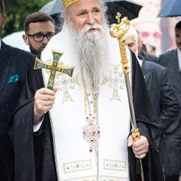 Величанствена литија, у част Светог Василија Острошког, прошла кроз Никшић