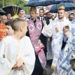 Величанствена литија, у част Светог Василија Острошког, прошла кроз Никшић