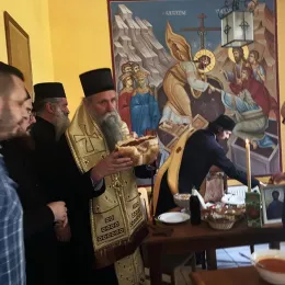 Литургија у Ђурђевим Ступовима на празник Светих Вртоломеја и Варнаве