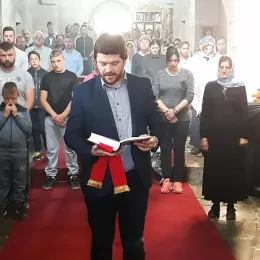 Литургија у Ђурђевим Ступовима на празник Светих Вртоломеја и Варнаве