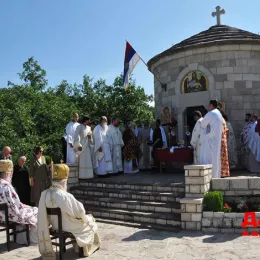 У Долима прослављена годишњица канонизације Пивских мученика, богослужили Митрополит Амфилохије и Епископ Јоаникије