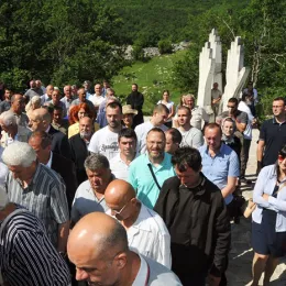 У Долима прослављена годишњица канонизације Пивских мученика, богослужили Митрополит Амфилохије и Епископ Јоаникије