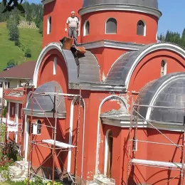 Љубављу и трудом племенитих људи обнавља се црква Ружица у Рожајама