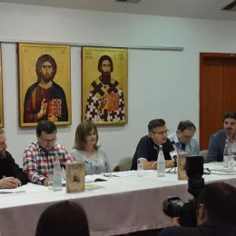 У Београду и Новом Саду представљена књига оца Слободана Јокића (видео)