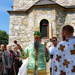 Архијерејска Литургија у храму Свете Тројице у селу Маште