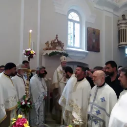 Слава храма Вазнесења Господњег на Топлој, богослужио Владика Јоаникије