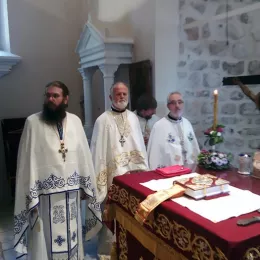 Слава храма Вазнесења Господњег на Топлој, богослужио Владика Јоаникије