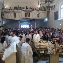 Слава храма Вазнесења Господњег на Топлој, богослужио Владика Јоаникије