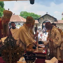 Митрополит Амфилохије у Грачаници: Није снага у броју, већ у Господу