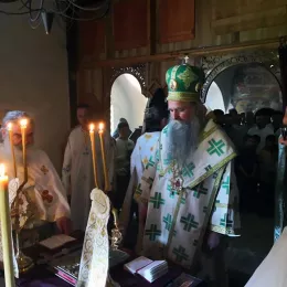 Тројчиндан прослављен у манастиру Брезојевица код Плава