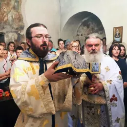 Тројчиндан прослављен у манастиру Брезојевица код Плава