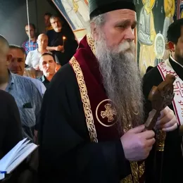 Епископ Јоаникије служио опијело Вукоману М. Секулићу
