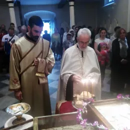 Свечана вечерња служба са петохлебницом поводом славе цркве Светог Спаса на Топлој