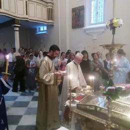 Свечана вечерња служба са петохлебницом поводом славе цркве Светог Спаса на Топлој