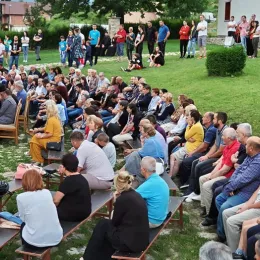 На Видовданском пјесничком бденију Владика Јоаникије поручио: Одбранићемо наше светиње, одбранићемо завештања