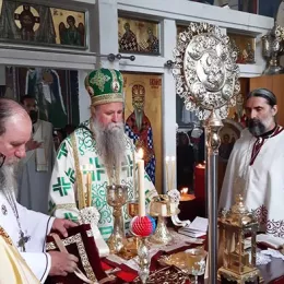 Литургијско сабрање у манастиру Светог Саве у Голији