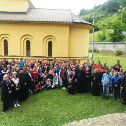 Владика Јоаникије у Златешу