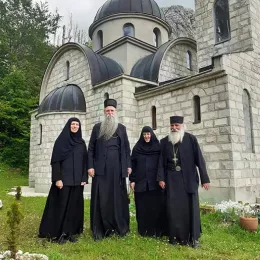 Епископ Јоаникије богослужио у манастиру Сомина