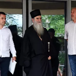 Митрополит Амфилохије након шест сати изашао из подгоричког Центра безбједности