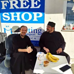 Владика Димитрије посетио ђакона којег црногорска полиција држи на граничном прелазу