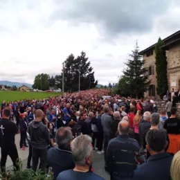 Свенародна литија одржана у Беранама (ВИДЕО)