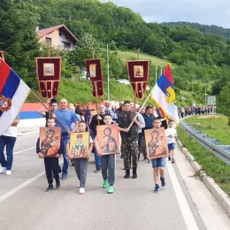 Молитвени ход у Плужинама