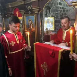 Литрургија у Цркви Светих апостола Петра и Павла у Бијелом Пољу