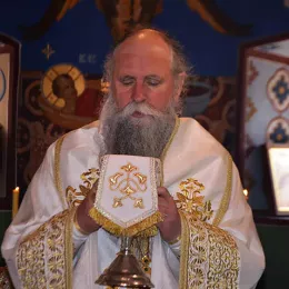 Митрополит Јоаникије богослужио у острошкој светињи