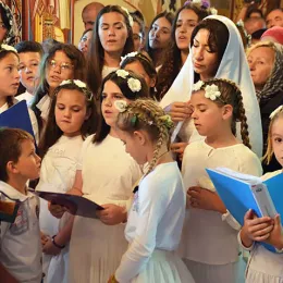 Митрополит Јоаникије богослужио у острошкој светињи