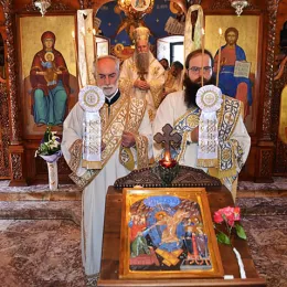 Митрополит Јоаникије богослужио у острошкој светињи