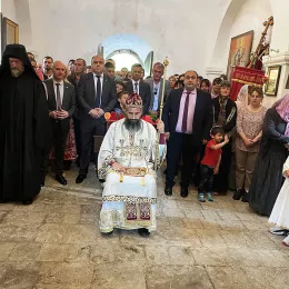 Владика Методије поручио вјерном народу, сабраном у Краљима: Да носимо бремена једни других