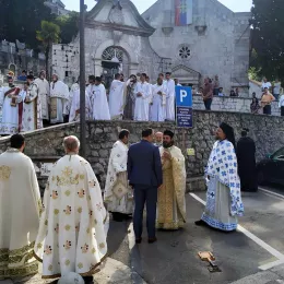 Изабрани Митрополит Јоаникије богослужио у Херцег Новом (видео)