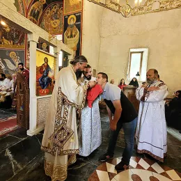 На Духовски понедељак новоизабрани Епископ Методије служио у манастиру Мајсторовина