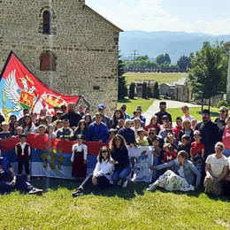 Дјеца са Косова и Метохије у манастиру Ђурђеви Ступови