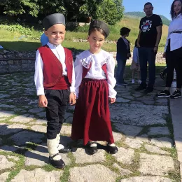 Дјеца са Косова и Метохије у манастиру Ђурђеви Ступови
